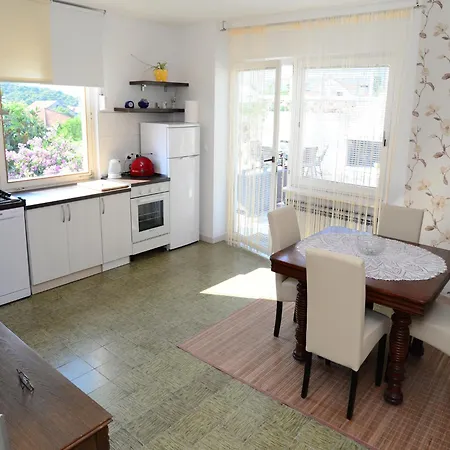 Sirius Apartment *